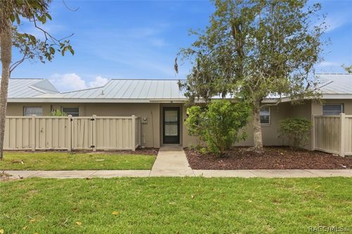 11562 W Bayshore Dr, CRYSTAL RIVER, FL, 34429-5221 | Card Image