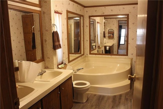 506 County Road 6411, House other with 3 bedrooms, 2 bathrooms and null parking in Green Forest AR | Image 17