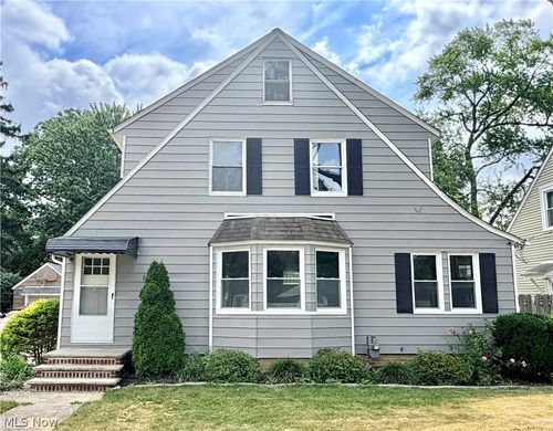 209 Gibson St, Berea, OH, 44017-1525 | Card Image