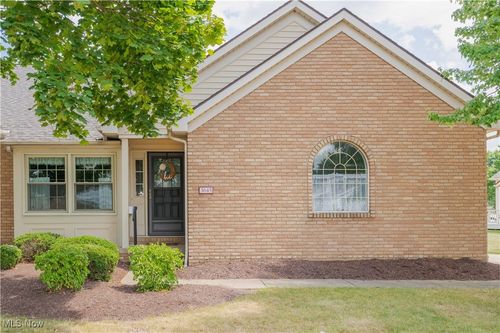 3645 Glen Eagles Blvd, Uniontown, OH, 44685-7522 | Card Image
