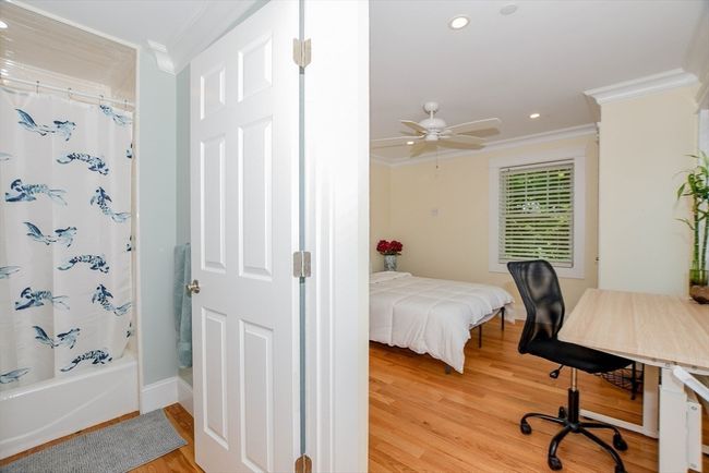 APT-4 - 324 Front St, House other with 2 bedrooms, 2 bathrooms and 2 parking in Marion MA | Image 18