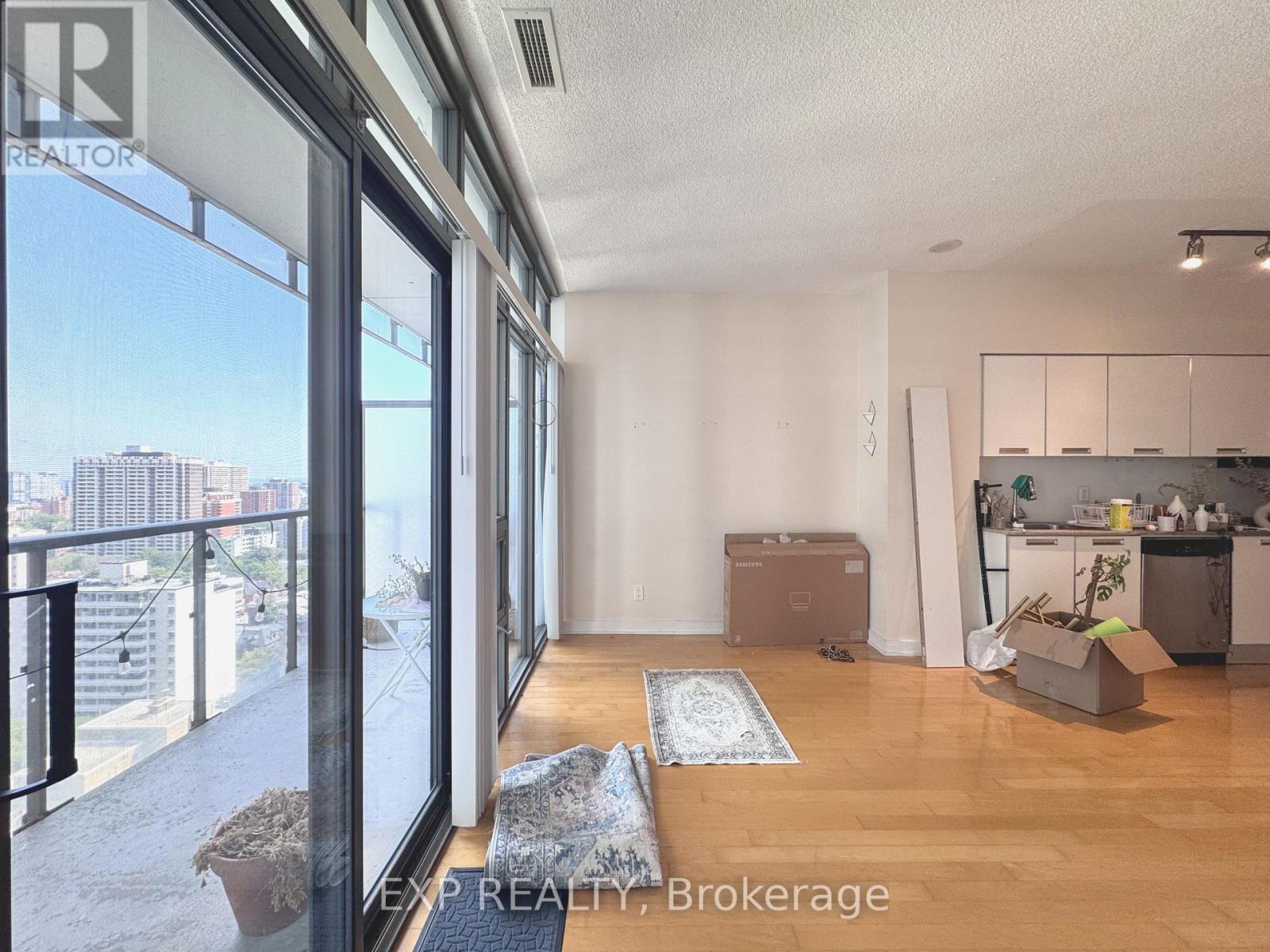 Residential Lease in Toronto (Church-Yonge Corridor)
