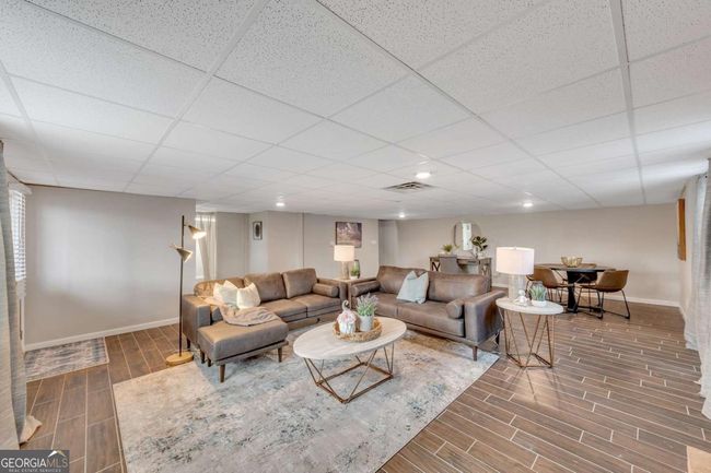6805 Wright Rd, House other with 4 bedrooms, 4 bathrooms and 6 parking in Sandy Springs GA | Image 27