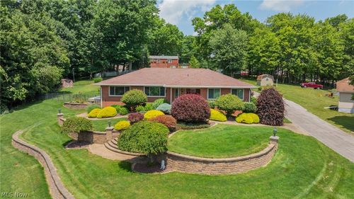 570 East St, East Palestine, OH, 44413-1615 | Card Image