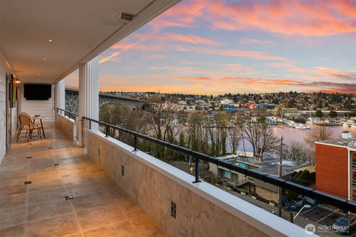 401-2565 Dexter Ave N, Seattle, WA, 98109-1954 | Card Image