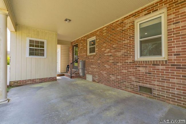 Carport or covered porch | Image 11