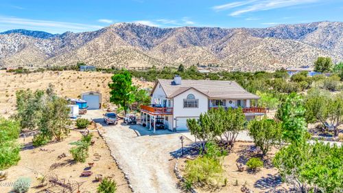 11720 Honeybee Ln, Juniper Hills, CA, 93543-4258 | Card Image