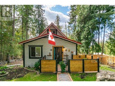 7281 Birch Close, House other with 2 bedrooms, 2 bathrooms and 3 parking in Anglemont BC | Image 1