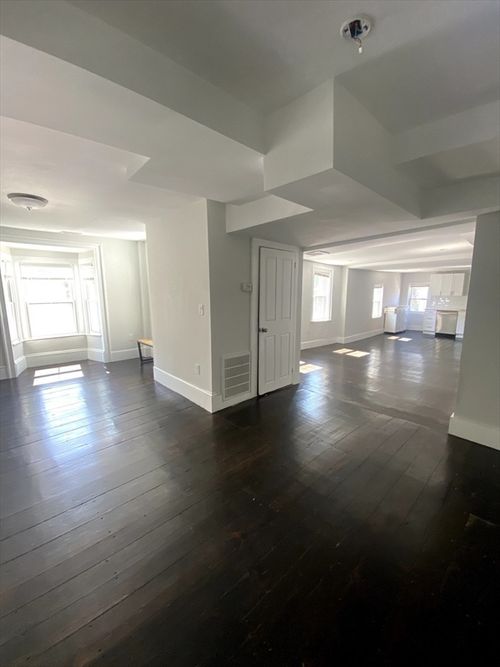 2-20 Hathorne St, Salem, MA, 01970-3004 | Card Image