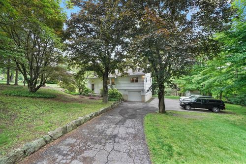 88 Shear Hill Rd, Mahopac, NY, 10541-4517 | Card Image