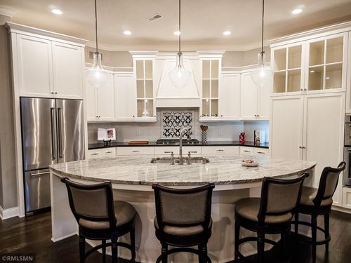 5014 Dale Ridge Rd, Woodbury, MN, 55129-7500 | Card Image