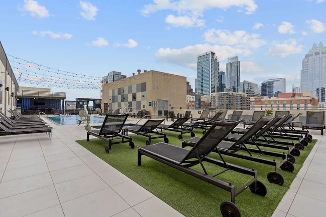 Rooftop amenity deck with plenty of room to relax and take in the views. | Image 36