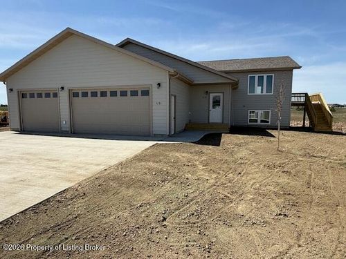 3191 Lyons Ave, Dickinson, ND, 58601 | Card Image