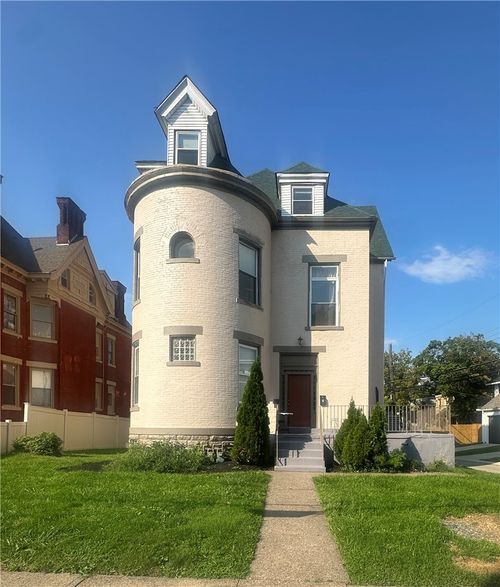 5549 Hays St, East Liberty, PA, 15206-2392 | Card Image