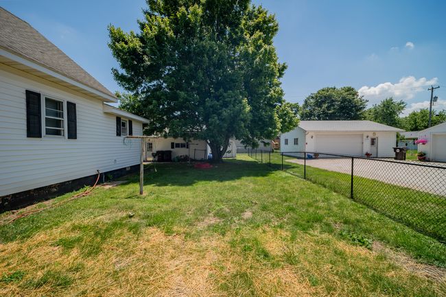 502 Cedar St, House other with 3 bedrooms, 2 bathrooms and 8 parking in Le Roy IL | Image 27