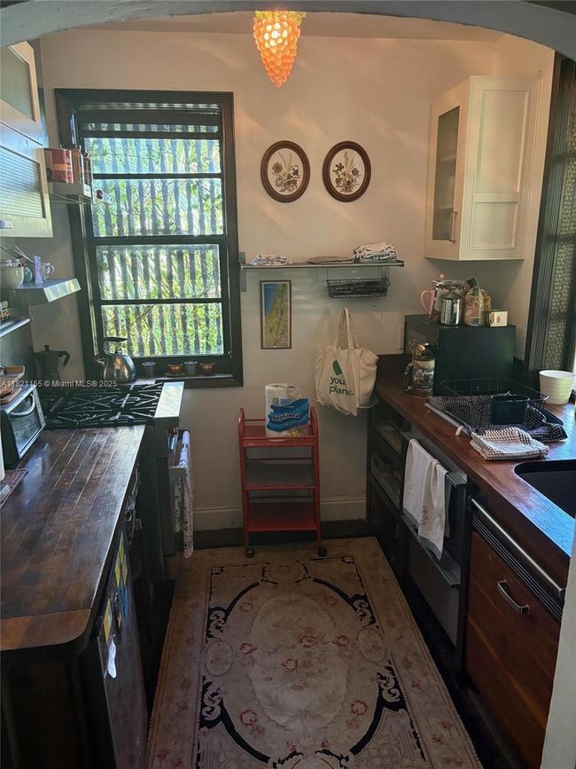 3767 Royal Palm Ave, House other with 5 bedrooms, 3 bathrooms and null parking in Miami Beach FL | Image 14