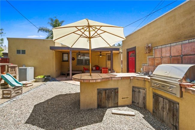 904 N Olive St, House other with 3 bedrooms, 2 bathrooms and null parking in Santa Ana CA | Image 18