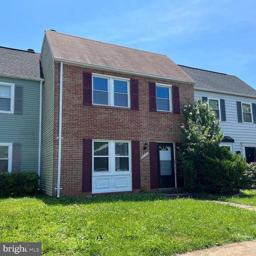 8305 Sunnyside Ct, MANASSAS PARK, VA, 20111-5209 | Card Image