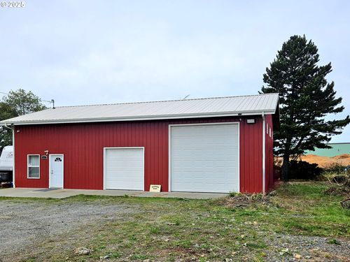 221 King St, Brookings, OR, 97415-0211 | Card Image