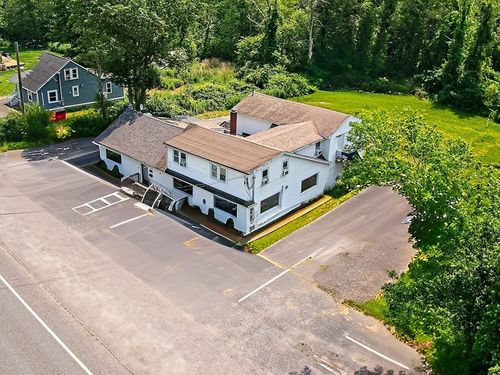 87 Winthrop St, Rehoboth, MA, 02769-2605 | Card Image