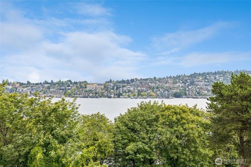 2a-2470 Dexter Ave N, Seattle, WA, 98109-5906 | Card Image