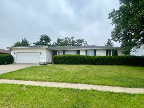3005 29th Ave, Marion, IA, 52302-1368 | Card Image