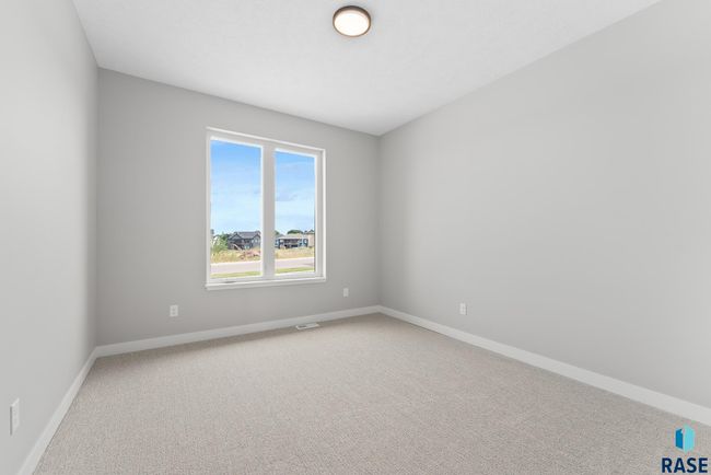 513 N Wildcat Dr, Townhouse with 3 bedrooms, 3 bathrooms and null parking in Sioux Falls SD | Image 37