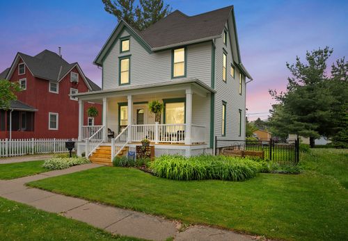 216 S Genoa St, Genoa, IL, 60135-1123 | Card Image