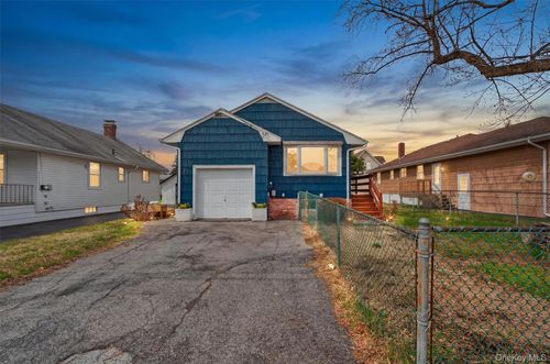 21 S Brett St, Beacon, NY, 12508-3035 | Card Image