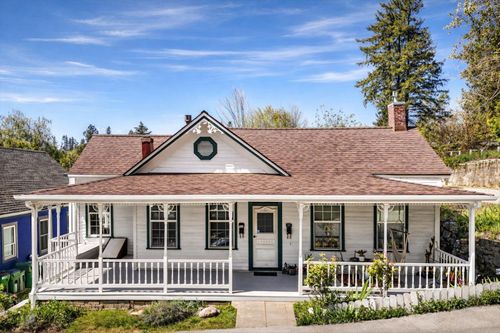 215 Nevada, Nevada City, CA, 95959 | Card Image