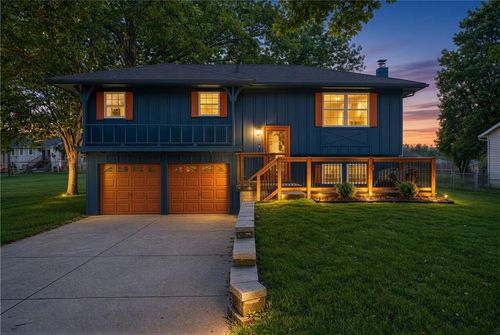 229 Se Westminister Rd, Blue Springs, MO, 64014-3748 | Card Image