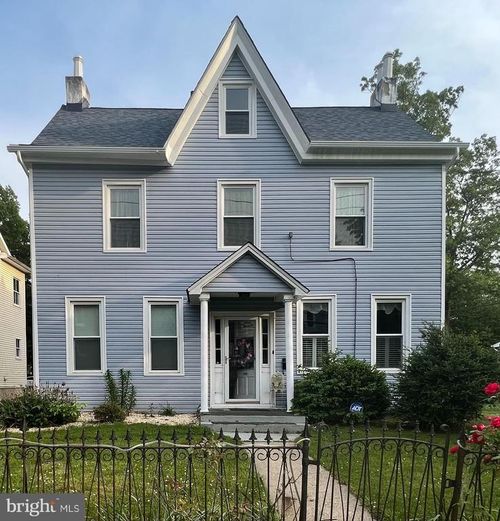 44 Warren St, Beverly, NJ, 08010-1324 | Card Image