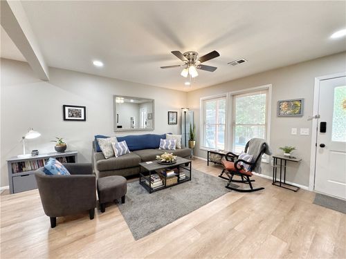 19 Nantucket Dr, Bella Vista, AR, 72715-8178 | Card Image