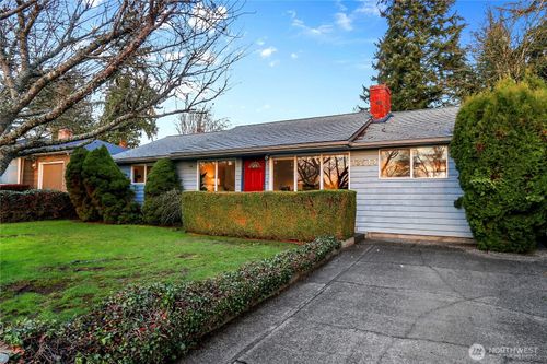 13544 37th Ave Ne, Seattle, WA, 98125-3728 | Card Image