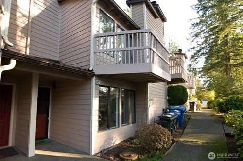 g38-1555 Union Ave Ne, Renton, WA, 98059-3984 | Card Image