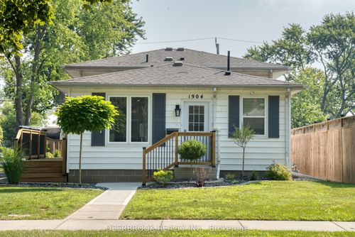 1904 Aubin Rd, Windsor, ON, N8W4L3 | Card Image