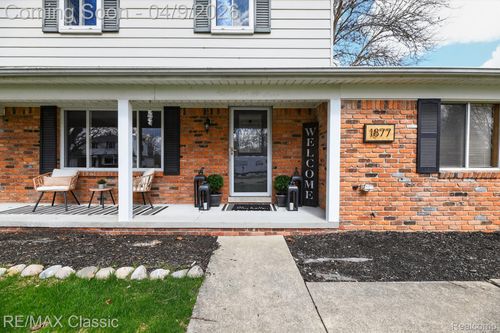1877 Hopkins Dr, Wixom, MI, 48393-1236 | Card Image