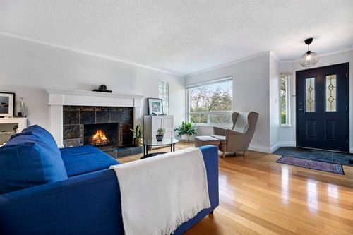 828 Nicolum Crt, North Vancouver, BC, V7H2R8 | Card Image