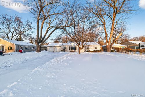 21325 Drexel St, Clinton Twp, MI, 48036-2509 | Card Image