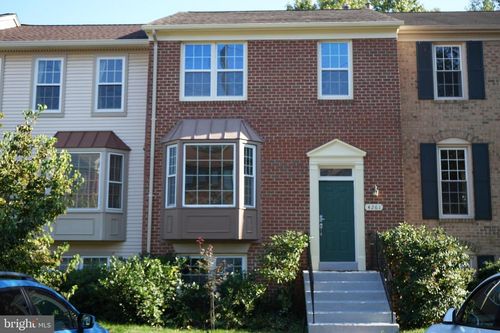 4261 Fox Lake Dr, FAIRFAX, VA, 22033-2860 | Card Image