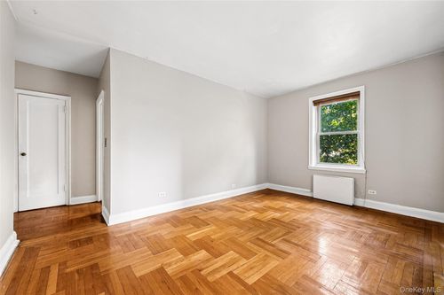4j-48-42 44th St, Woodside, NY, 11377-6919 | Card Image