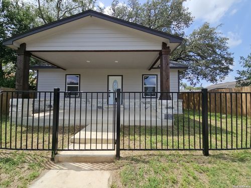 325 Avenue B, Poteet, TX, 78065-2236 | Card Image