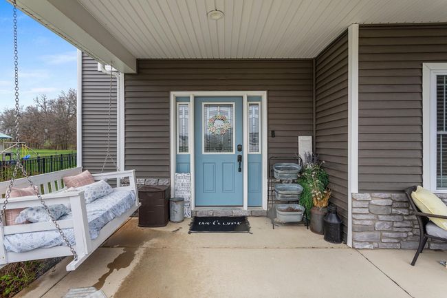 611 Weldon Springs Rd, House other with 4 bedrooms, 4 bathrooms and 3 parking in Monticello IL | Image 4