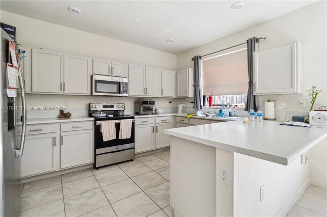 25037 Sw 114 Th Ct, Townhouse with 3 bedrooms, 3 bathrooms and null parking in HOMESTEAD FL | Image 16