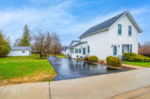 12 North St, Fenelon Falls, ON, K0M1N0 | Card Image