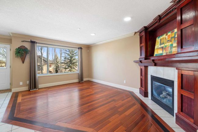 41 Valley Crest Close Nw, Home with 3 bedrooms, 3 bathrooms and 4 parking in Calgary AB | Image 9