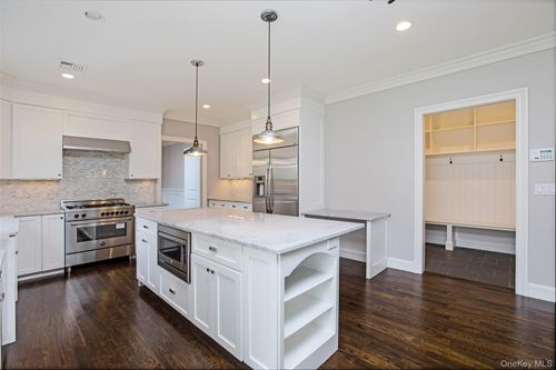 5 Sonny Trl, White Plains, NY, 10605-5125 | Card Image