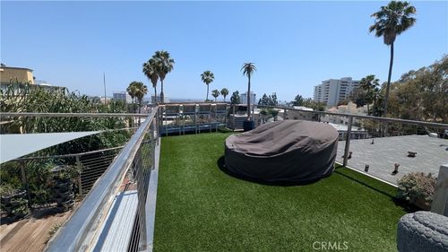 7121 Hillside Ave, Los Angeles, CA, 90046-2388 | Card Image