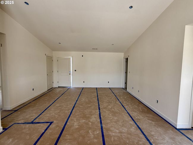 Living Room/Entrance | Image 5