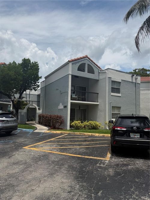 205-6296 Nw 186th St, Hialeah, FL, 33015-6036 | Card Image
